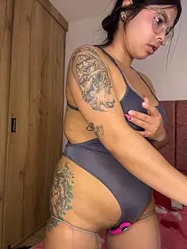 babysweet-2010's Live XXX Chat
