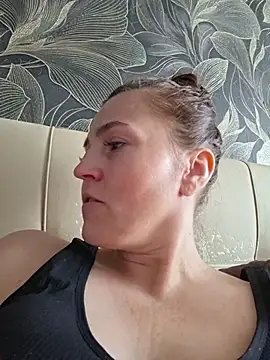MilaMature live XXX chat