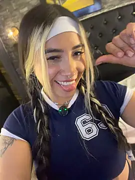 ManuelaVeeleez