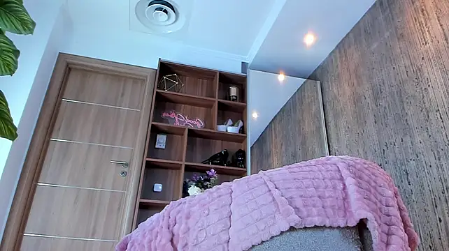 ArianaXO_ - own my kitty