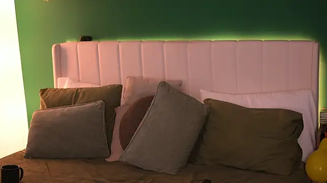 AmbersFlame - Peek here and there while I BJ😈😏