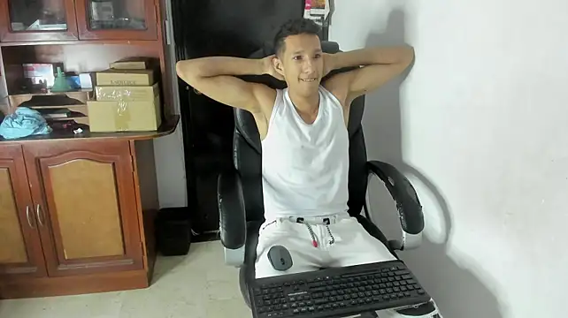 AlphaMarco live XXX chat
