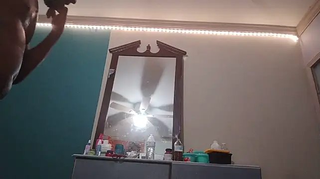 XXX chat uživo modela ReallyReallyReal