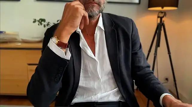 mecchaude Adlı Modelin Canlı XXX Sohbeti