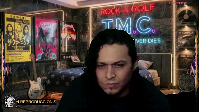 chino_roz Chat XXX in diretta
