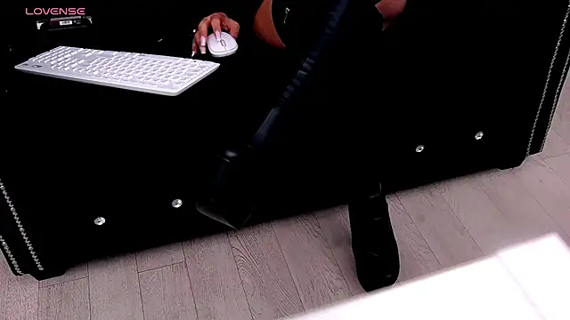InesSharp 라이브 XXX 채팅