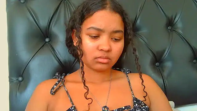 Chatroom XXX en direct de indianaphrodite1