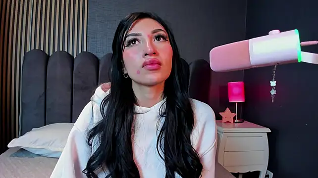 XXX chat uživo modela Nicolette_ks_