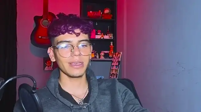 MikeyKuro Live XXX-chat
