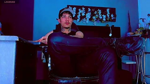 HannibalLester 即時 XXX 聊天