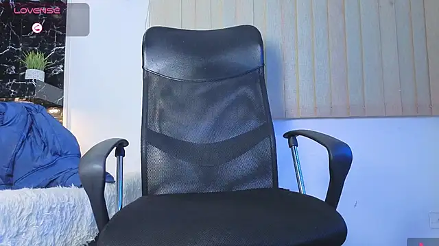 Chatroom XXX en direct de MR_EITHAN