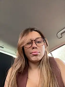 XXX chat uživo modela Jucie_Boom