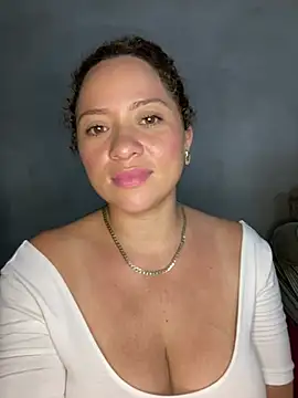 Jannieth - SPOIL ME 🔴