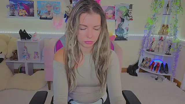 Онлайн чат XXX Real_Tini