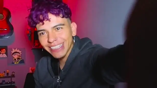 MikeyKuron Live XXX chat