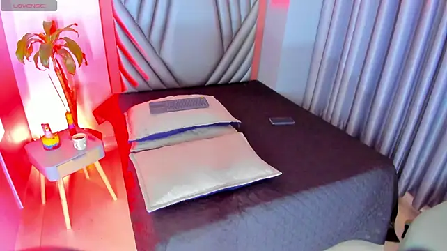 XXX chat uživo modela Danteluxx_