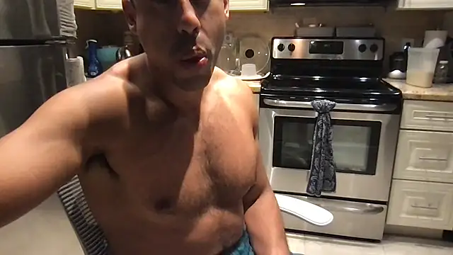 צ'אט XXX בשידור חי של BigGuyMuscle