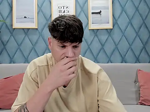 XXX chat uživo modela marioalessio