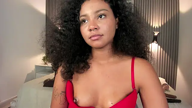 Chatroom XXX en direct de Zafiiraa