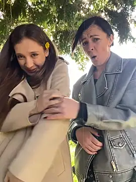 Živý XXX chat CherryBombs-