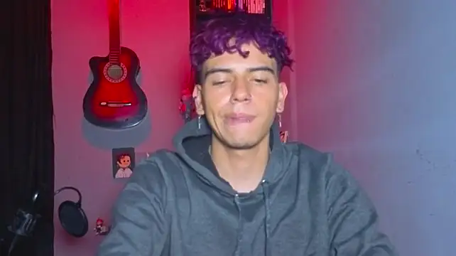 MikeyKuro Live XXX-chat
