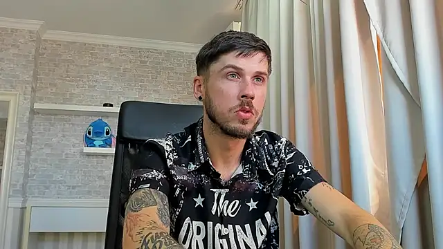 JonahShawのライブXXXチャット