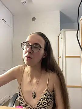 MartiniiSelenna's Live XXX Chat