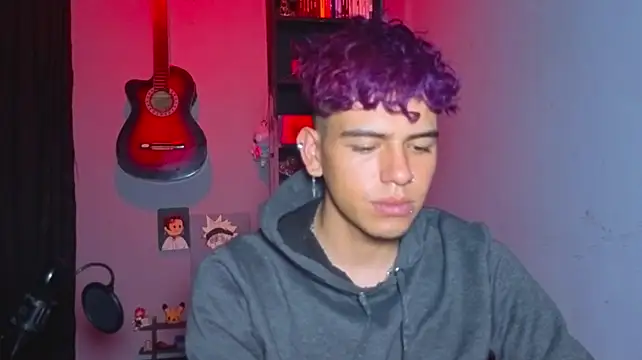 MikeyKuro's Live XXX Chat