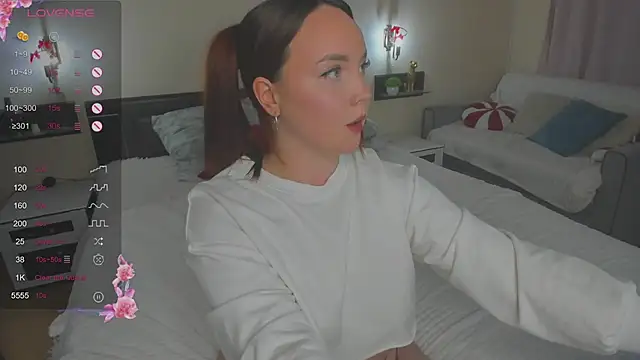 Fire_Emily_ - Show me your tits and play nipples 5min