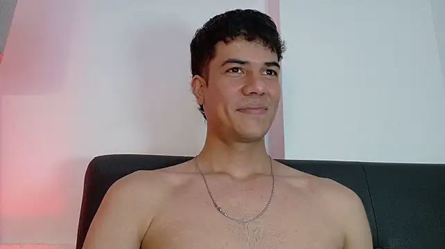 Chat XXX en directo de Derek_stud_