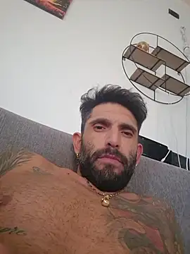 XXX chat uživo modela ilbadboy