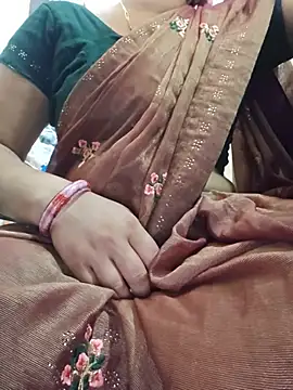 Indianhotwife639 - Boobs pussy enjoy 😉