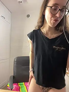 XXX chat uživo modela MartiniiSelenna