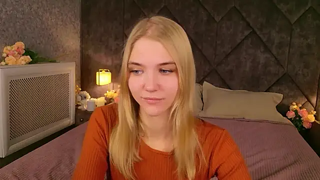 4example_Chloe élő XXX-chatje