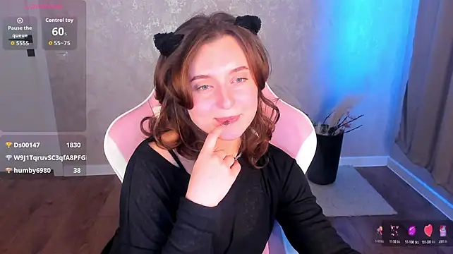 Chat +18 de Delora_Romano ao vivo