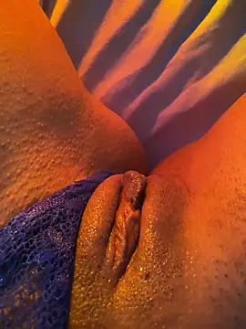 yourfavbrunett Chat XXX live