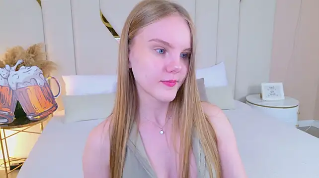 Lili_Lohan Adlı Modelin Canlı XXX Sohbeti