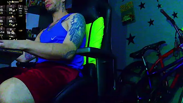 צ'אט XXX בשידור חי של justincs