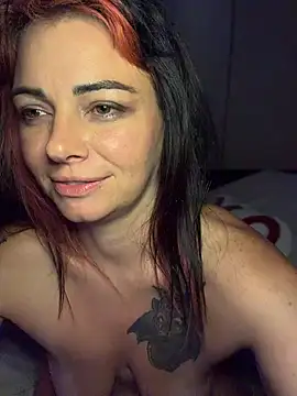 MarlaFknSinger Chat XXX in diretta
