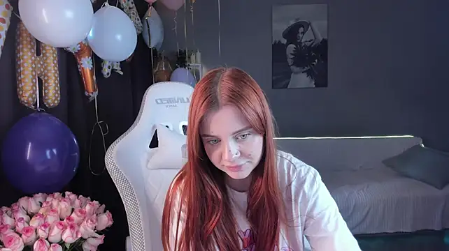 Amber_Gaze - Teeasing u with my ass in doggy