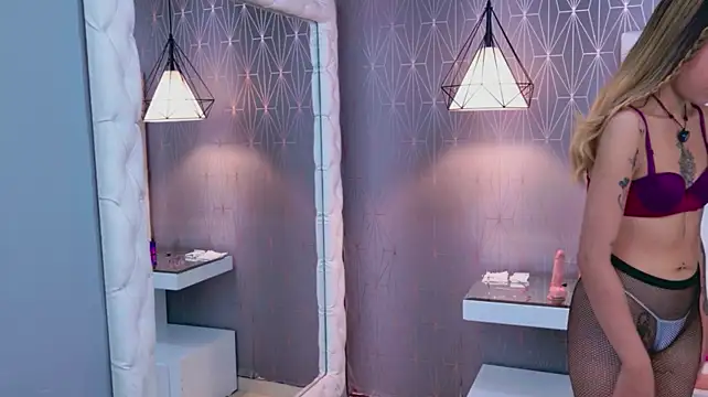 VioletSweetts' Live XXX Chat