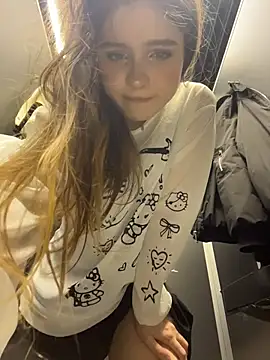 Lunabelle_ Adlı Modelin Canlı XXX Sohbeti