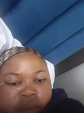 XXX chat uživo modela Curveysinaa