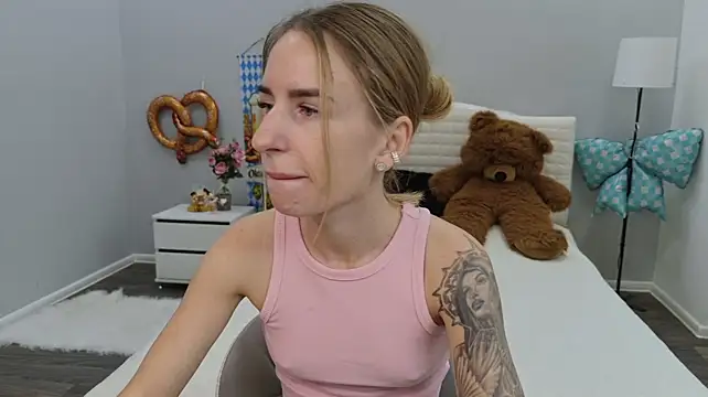 XXX chat uživo modela DeboraHorny