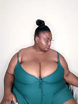 bustytitsxxx – Live XXX-chat