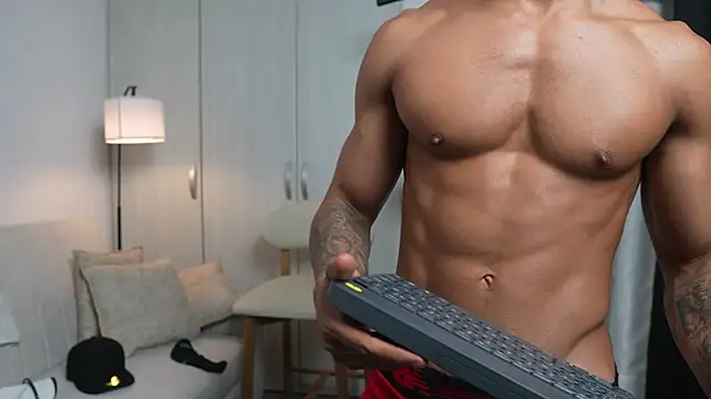 Chatroom XXX en direct de Paradise_boy__