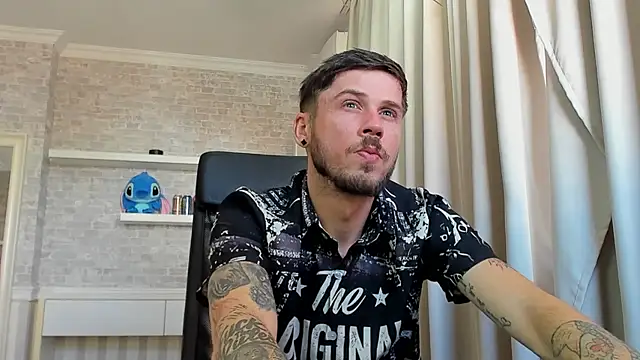 Živý XXX chat JonahShaw