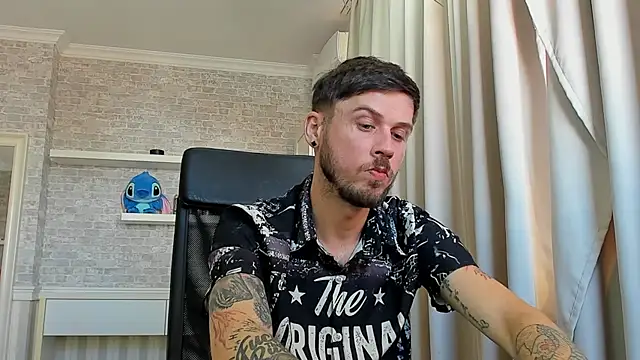 JonahShaw Live XXX-chat