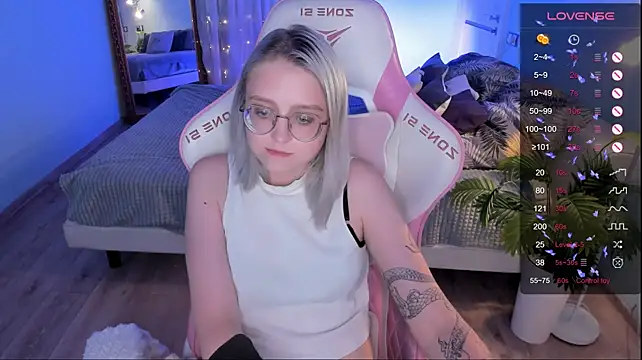 LunarGlow Chat XXX live