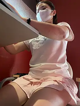 Lucia_89 - wet and take off your underwear in cafe